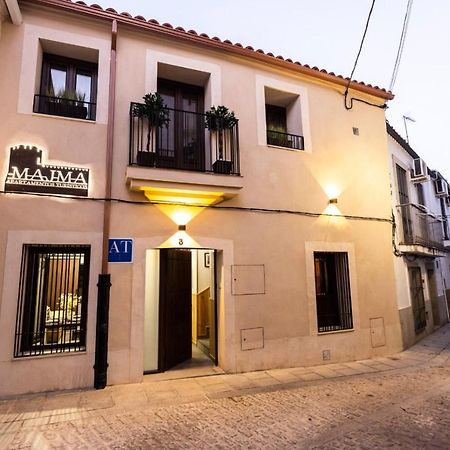 Apartamentos Turisticos Majma Caceres Exterior photo
